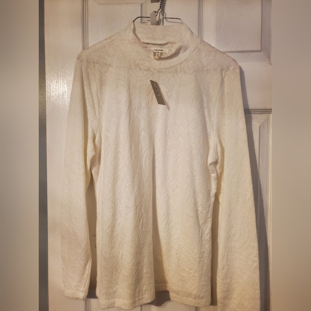 Maurices long sleeve Faux floral lace top size Medium